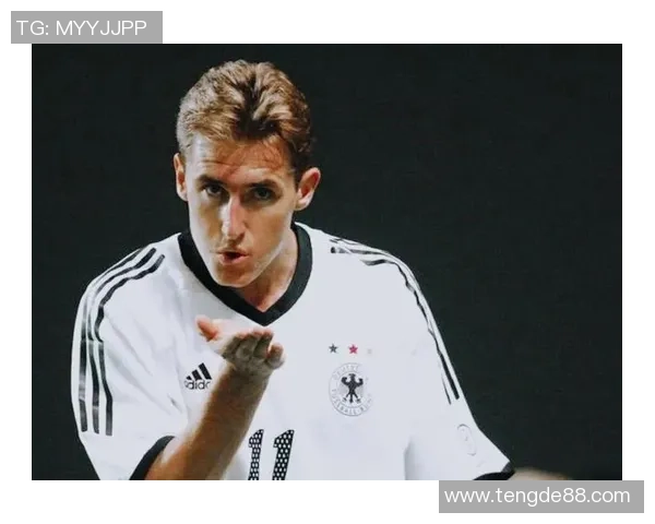 从球场到教练席：那些曾是足球明星的现役主教练故事